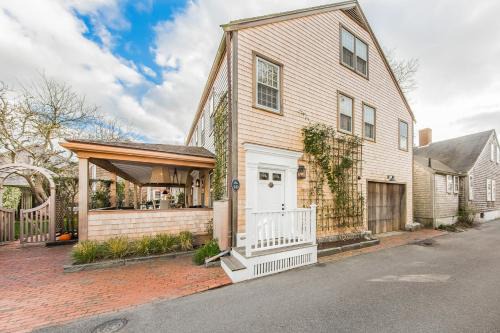 Nantucket Town House | Sea Lyon