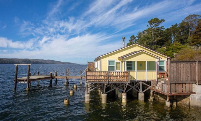 Marshall House | Sea Mist Cottage | Coastal Charm w/Stunning Views