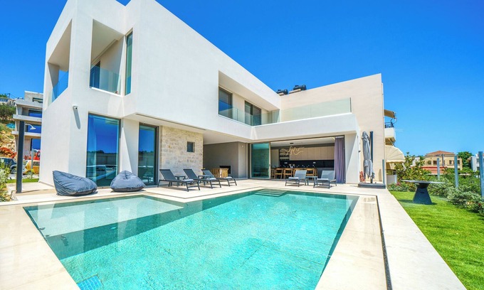 Makrys Tichos Villa | Sea Novels Villa: Walk to Beach & Near Chania/Private Pool/Games Room