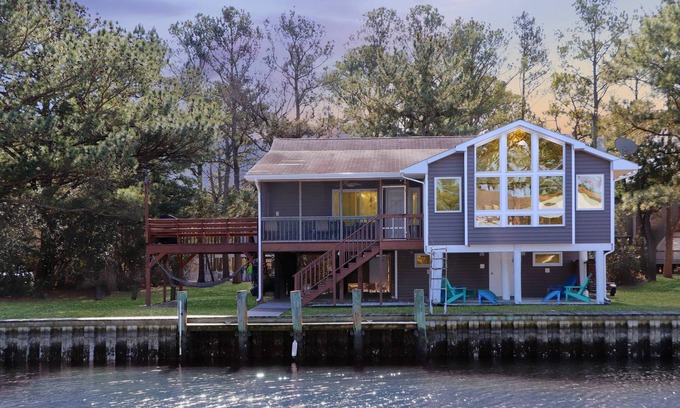 Deep Hole House | Sea Oats - Water front w/Boat dock!