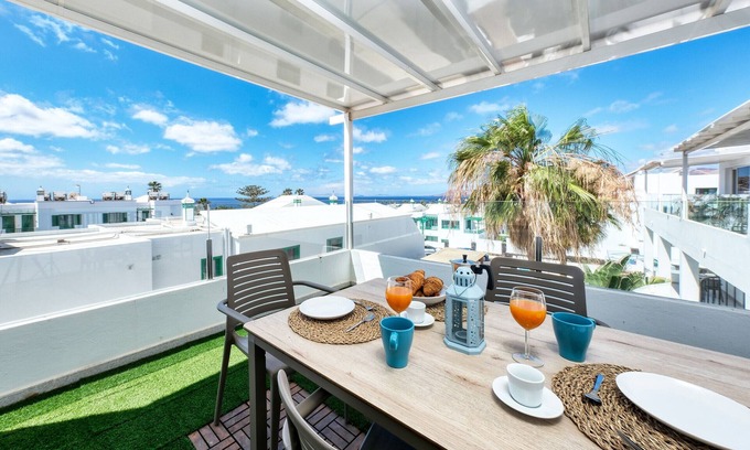 Puerto del Carmen Ski Chalet | Sea of Lava - 2 bedrooms, close to the beach, perfect for families