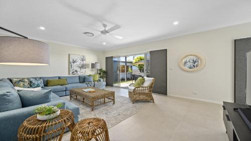 Sawtell House | Sea Pine Cottage and Studio - Beach & village central, Family, Sleeps 8