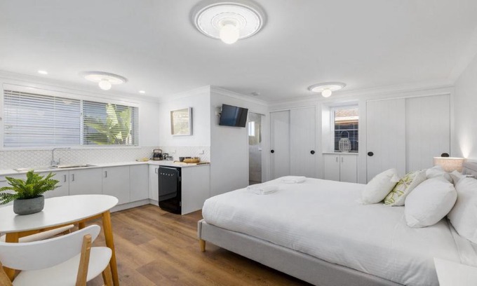 Sawtell House | Sea Pine Studio - Sawtell Village & Beach Location