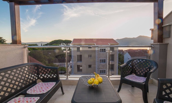 Tomicici Hotel | Sea Point II