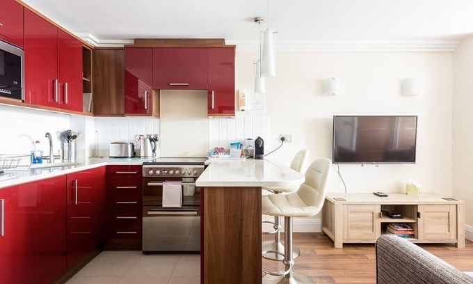 Westbourne Apartment | Sea Quest - Short Walk to Alum Chine Beach