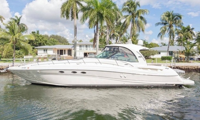 Seybold Boat Rental | Sea Ray 55 ft