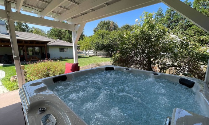 Templeton House | Sea Rock Ranch-Wine Country Living at it's Best! Pet Friendly! New Spa!