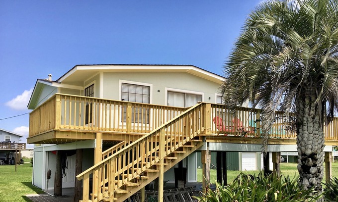 Crystal Beach House | Sea Salt On The Rim 2 Bedroom Home by Redawning
