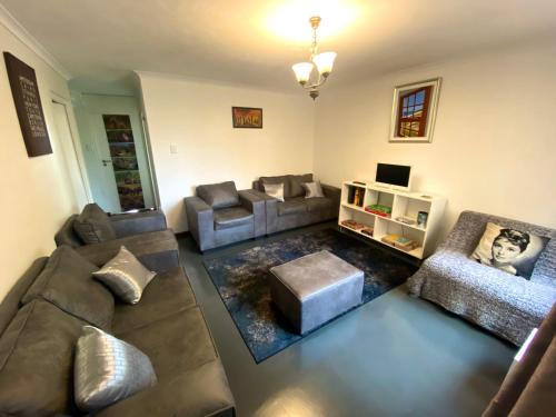 Muizenberg Apartment | Sea, Sand, Soul