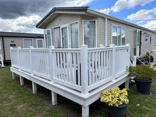 Hamworthy Resort | Sea Shore Chalet - Rockley Park