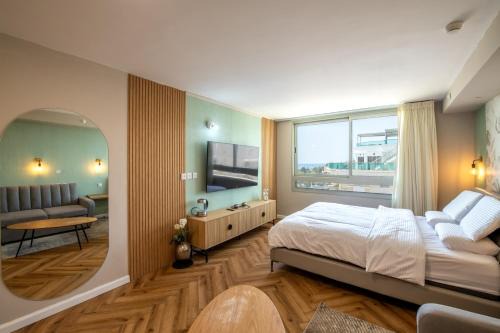 Eilat Apartment | Sea Side-Family Heaven Vacation Amazing Pool Eilat
