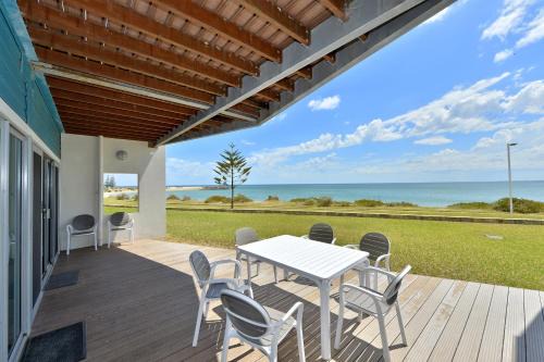 Mandurah House | Sea Side Villa 10.1