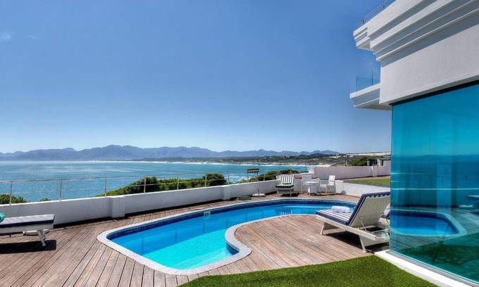 De Kelders House | Sea Star Cliff