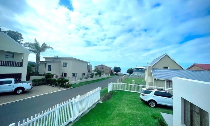 Kleinmond House | Sea Studio with lovely view,Netflix +solar lights
