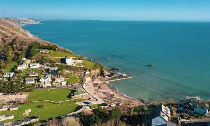 Millendreath Ski Chalet | Sea View - 1min to Beach - Dog Friendly - 4 Guests