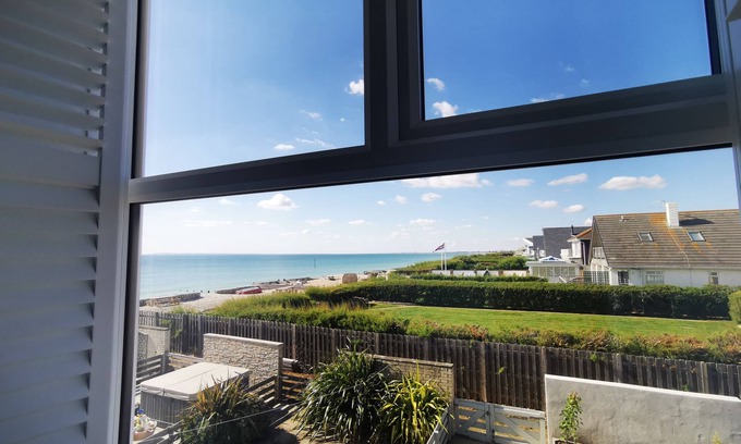 Wittering House | Sea View 3 Bedroom Seaside Property