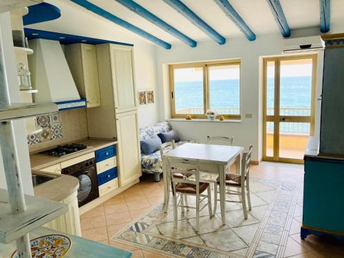 Capo d'Orlando Apartment | Sea View Appartment with bicycles and stand-up paddle