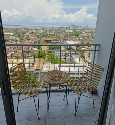 Cebu Apartment | Sea View Condo with Balcony Near Ayala