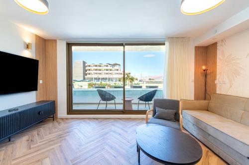 Eilat Apartment | Sea View Coral - City Center Amazing Pool