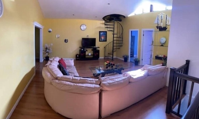 Primo Tapia House | Sea view house is very close to restaurants and the sea