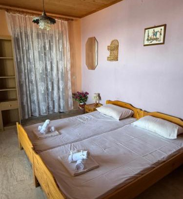 Livadi Apartment | Sea View House B