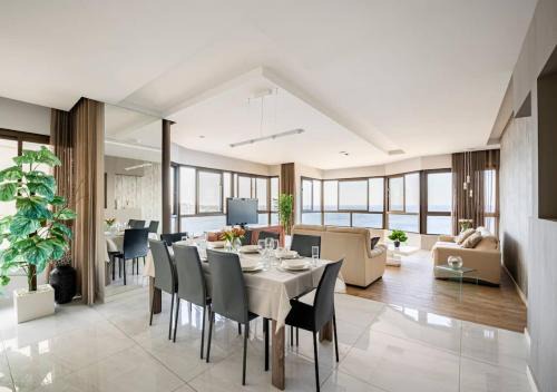 Tower Road Apartment | Sea View Luxury Haven Living & 3Bedrooms Seafront