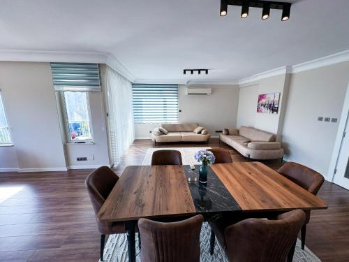 Eski Lara Apartment | Sea View Luxury Near Akra Hotel