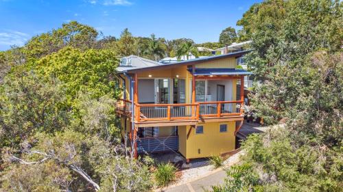 Point Lookout House | Sea View + Sleeps 8 + 3 mins to Beach