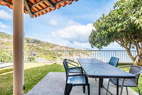 Santa Cruz Villa | Sea View Villa by Homie