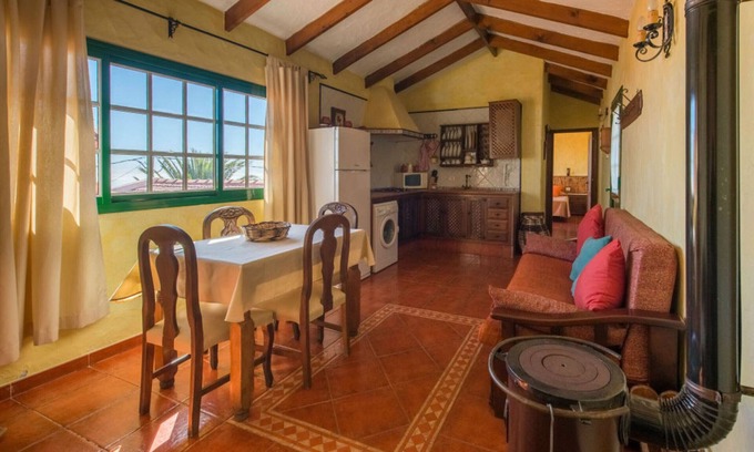 Isora Cottage | Sea Views and BBQ in this Cozy Rural House