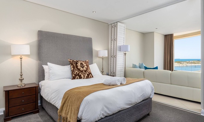 Lagoon Beach Apartment | Sea Views - Lagoon Beach