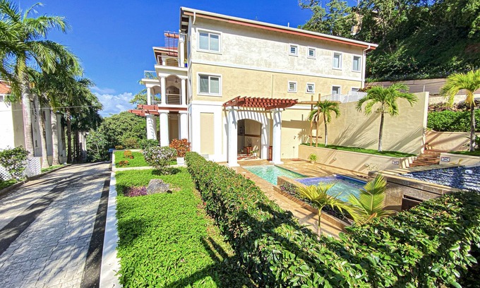 Antoneys Cay Apartment | Sea Vue Luxury Vacation Condominiums