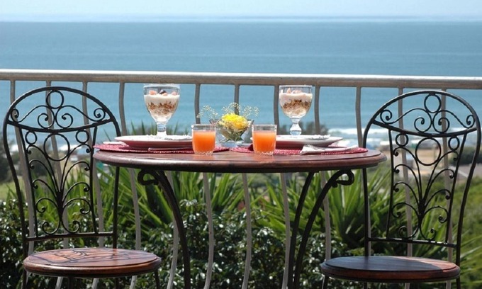 Jeffreys Bay Bed & Breakfast | Sea Whisper Guest House & Self Catering