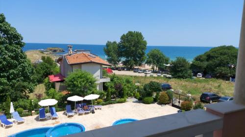 Lozenets Apartment | SEA WOLF Apartman Луксозен апартамент с панорамна гледка към морето климатик с нова напълно оборудвана кухня отделна баня с тоалетна гледка към басейна на 30 м от плажа Паркинг към хотела Навсякъде близо