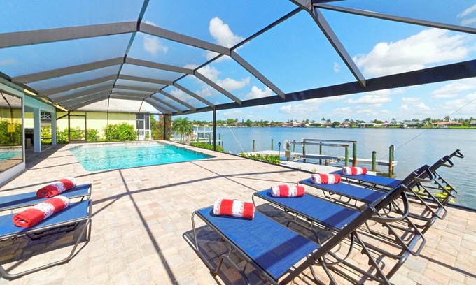 Eight Lakes Villa | SEABIM Villa TRENDALIA - Modern style, big pool, Lake view, Gulf access