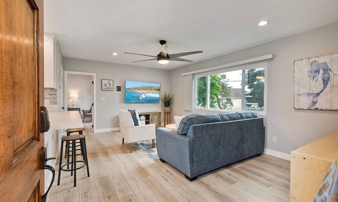 Carlsbad Village Condo | Seabreeze 1BR | Walk to Sand, Pet Friendly, Parking + Fire Pit Access