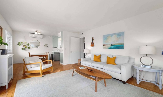 Seabright House | Seabright Breeze~ Dog-Friendly Coastal Retreat!