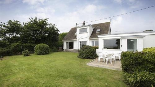 Crynant House | Seacliffs
