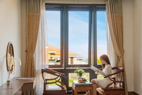 Ngu Hanh Son Hotel | SeaColor Beachstay Danang Hotel by Haviland