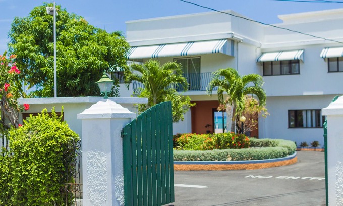 St. Ann's Bay Hotel | Seacrest Beach Hotel