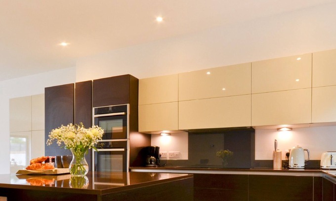 Ryde Ski Chalet | Seafarers
