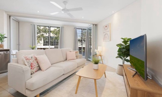 Seaforth Apartment | Seaforth Living - In The Heart Of the Village with Shops at Your Doorstep!