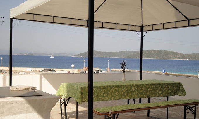 Drvenik Mali Apartment | Seafront apartments Villa Ana with stunning sea view