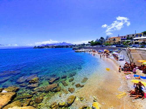 Porticello Apartment | Seafront House Gabbiano Blu