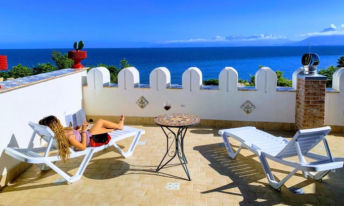 Porticello Apartment | Seafront House Gabbiano Azzurro