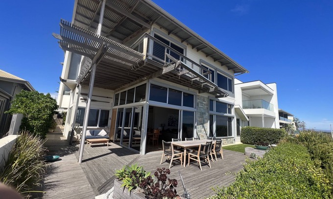 Henley Beach House | Seafront Luxury close to nGrange Golf