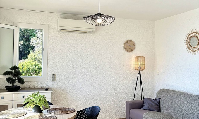 Sari-Solenzara Villa | Seafront villa, Canella beach 800m far, pool, 4 persons, fully equipped