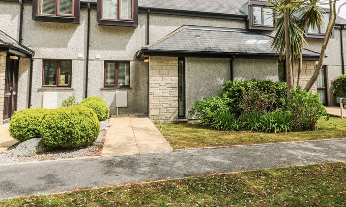 Maenporth Cottage | SEAGLASS, family friendly, with pool in Maenporth, Cornwall