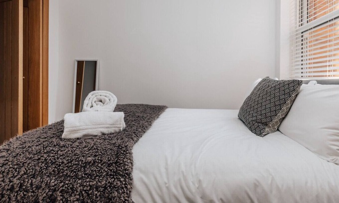 Henley Apartment | Seagrass Henley - 2 Bed Entire Serviced Apartment