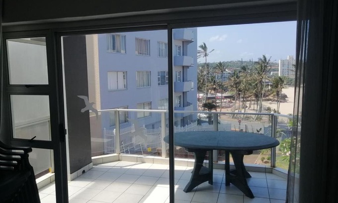 Margate Beach Apartment | Seagull 409
